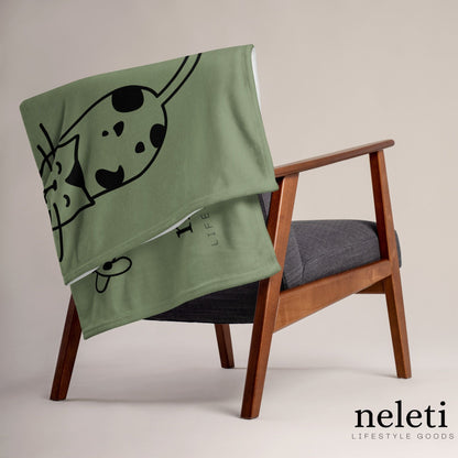 neleti.com-cat-blanket-in-camouflage-green-color