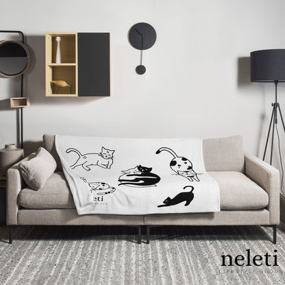 neleti.com-cat-blanket-in-white-color